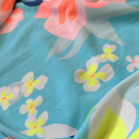 Pair of 2-Piece Bathing Suits 3T - Picture 6 of 10